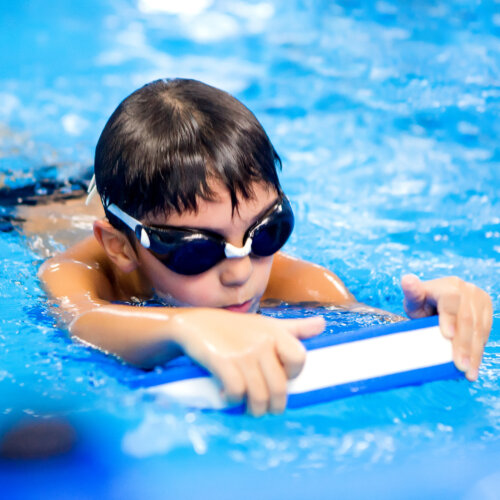 KINDERSCHWIMMEN